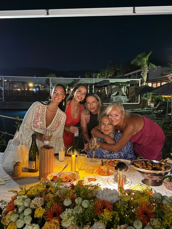 Sibel Vatandost�tan Bodrum�da Yaza Veda Daveti